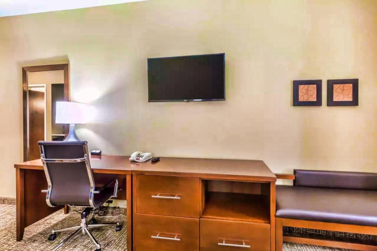 Comfort Suites Houston I45 North Aldine Buitenkant foto